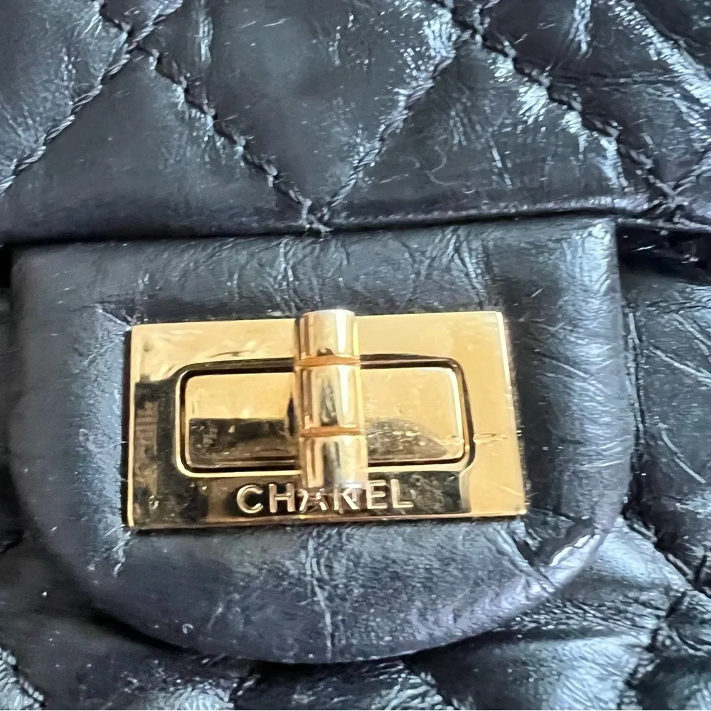 CHANEL Aged Calfskin Quilted 2.55 Reissue Mini Flap Black - Picture 6 of 17